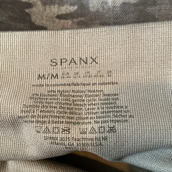Spanx leggings medium - Picture 2 of 3